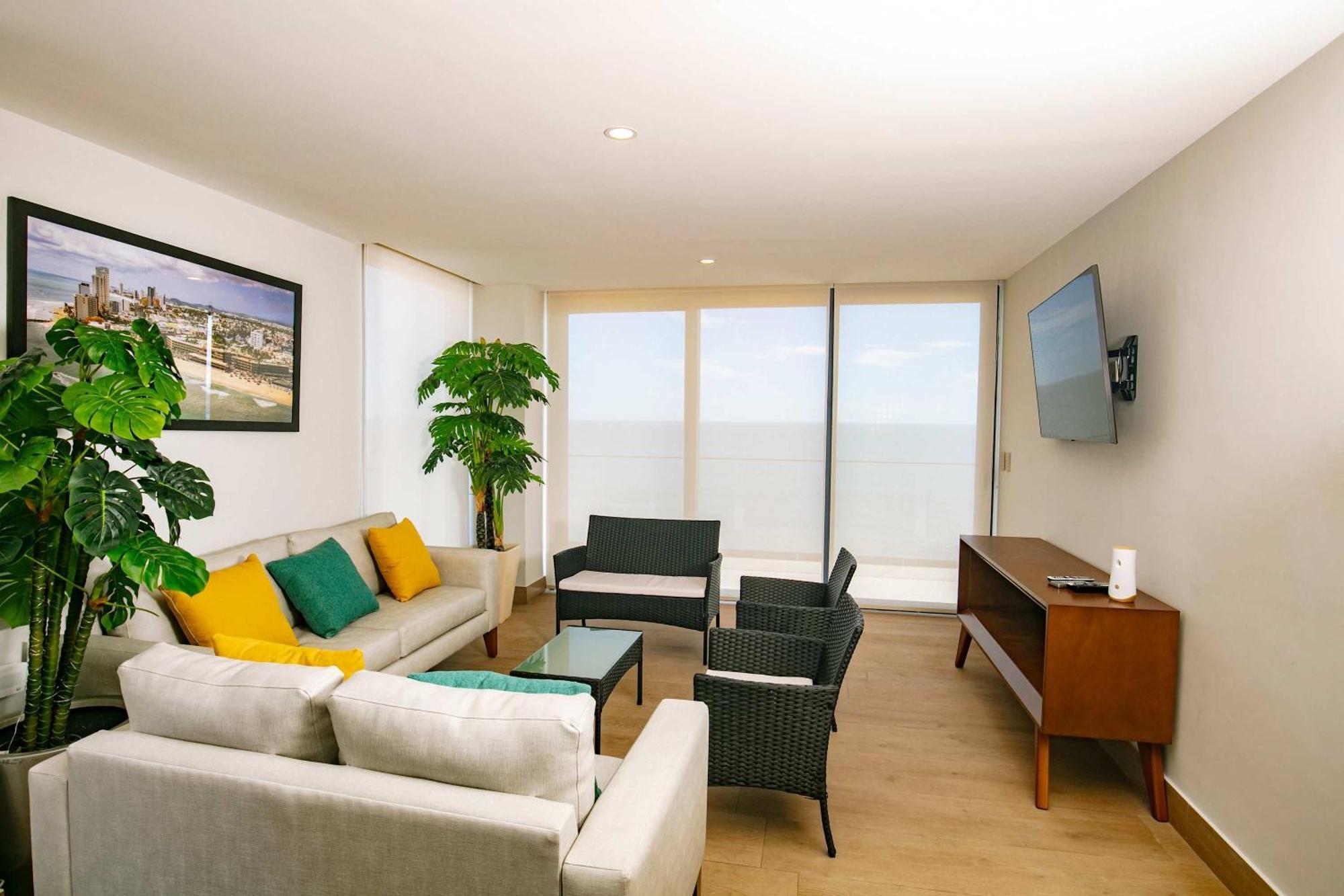Apartamento On The Malecon 2 Bedroom Ocean View *