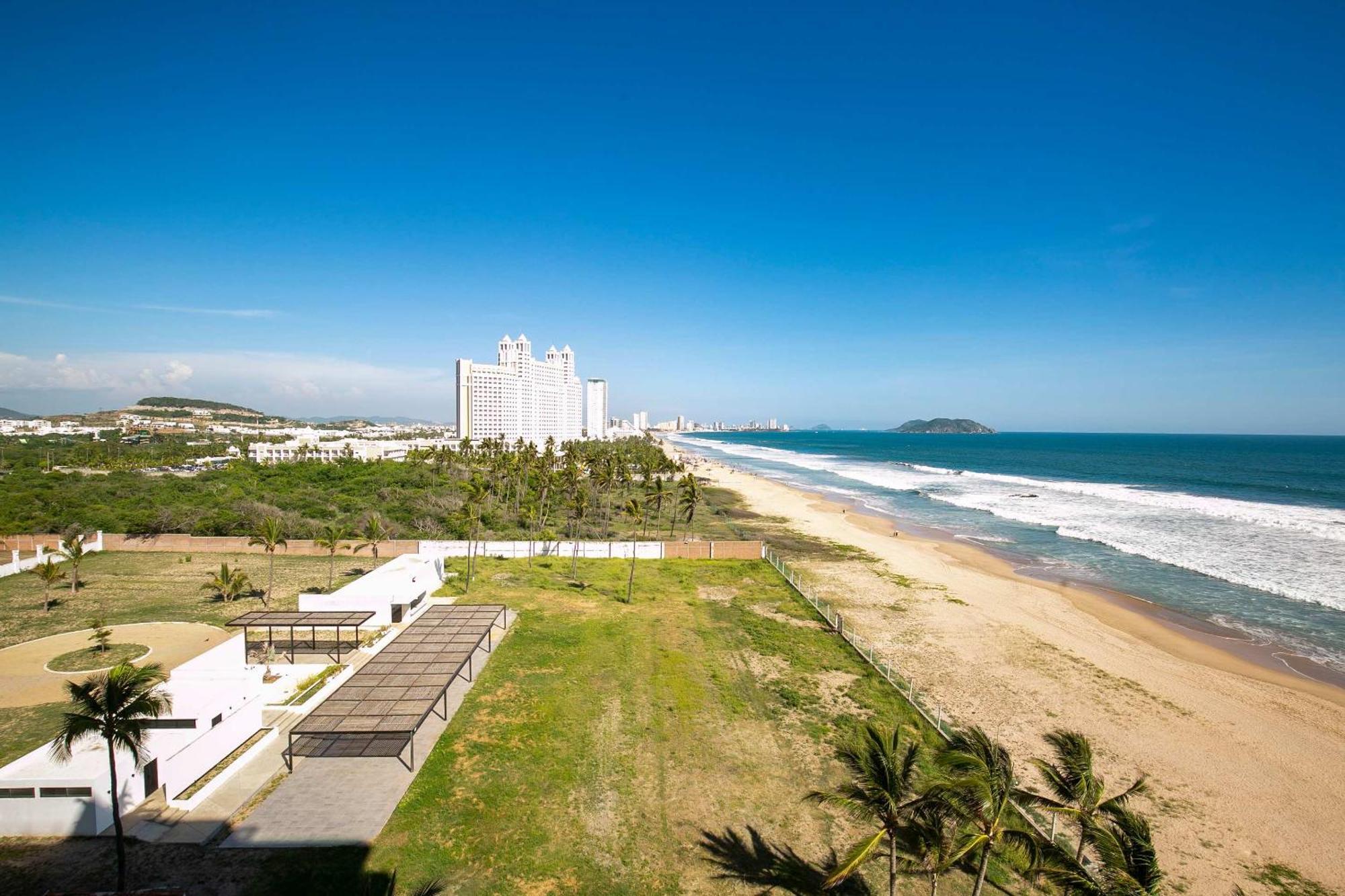 Elegant At Playa Brujas With Ocean View Apartamento