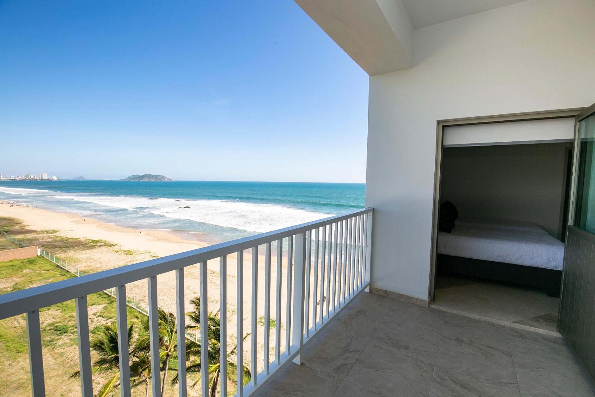 Apartamento Elegant At Playa Brujas With Ocean View