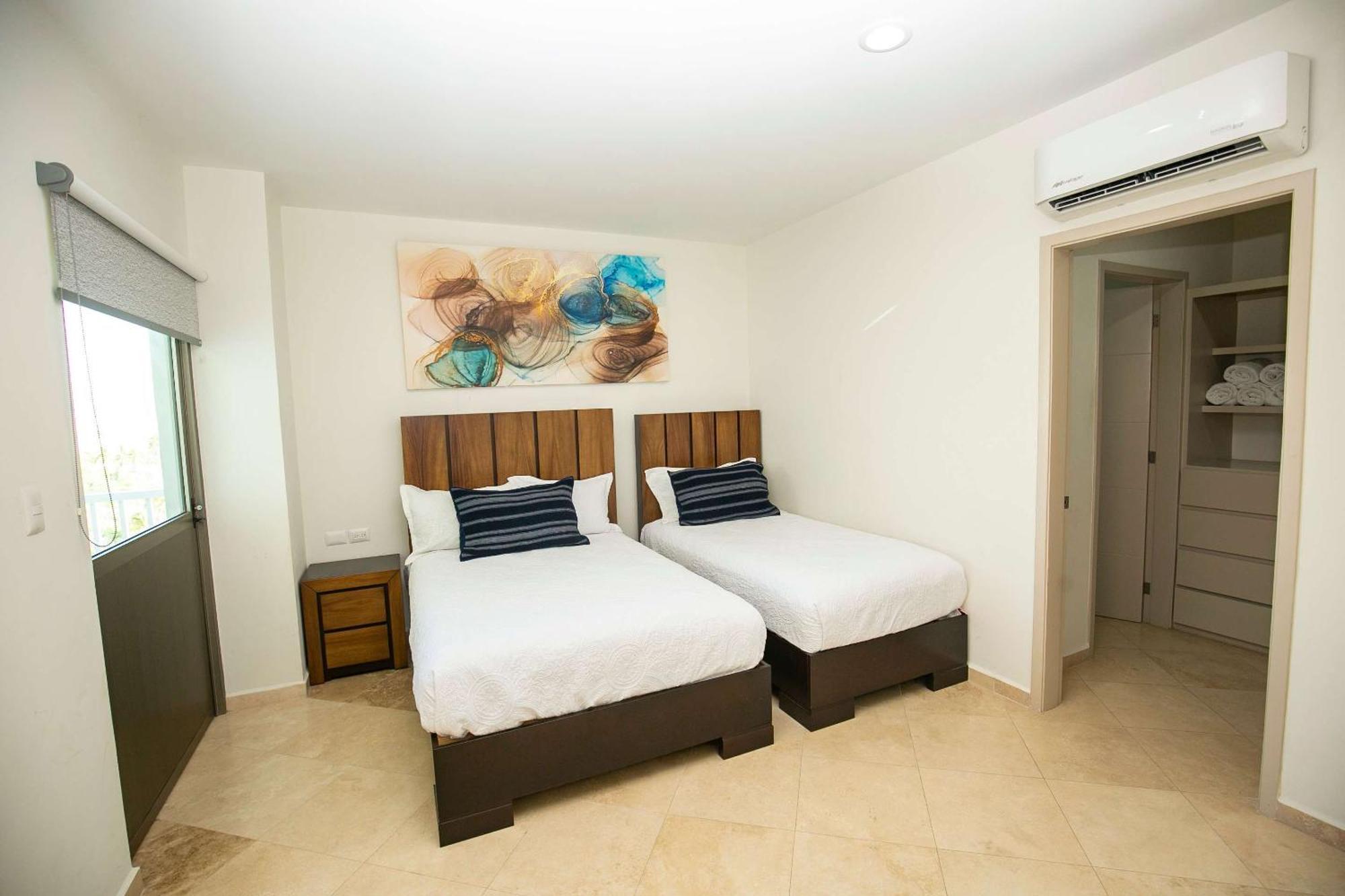 Elegant At Playa Brujas With Ocean View Apartamento