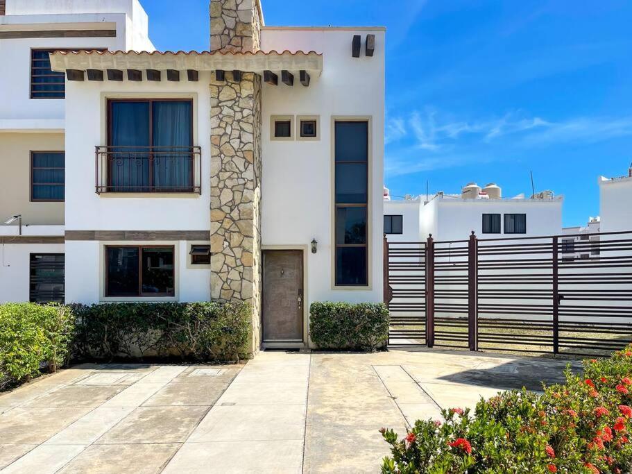 Prime Location At Cerritos Great Price #1800 *