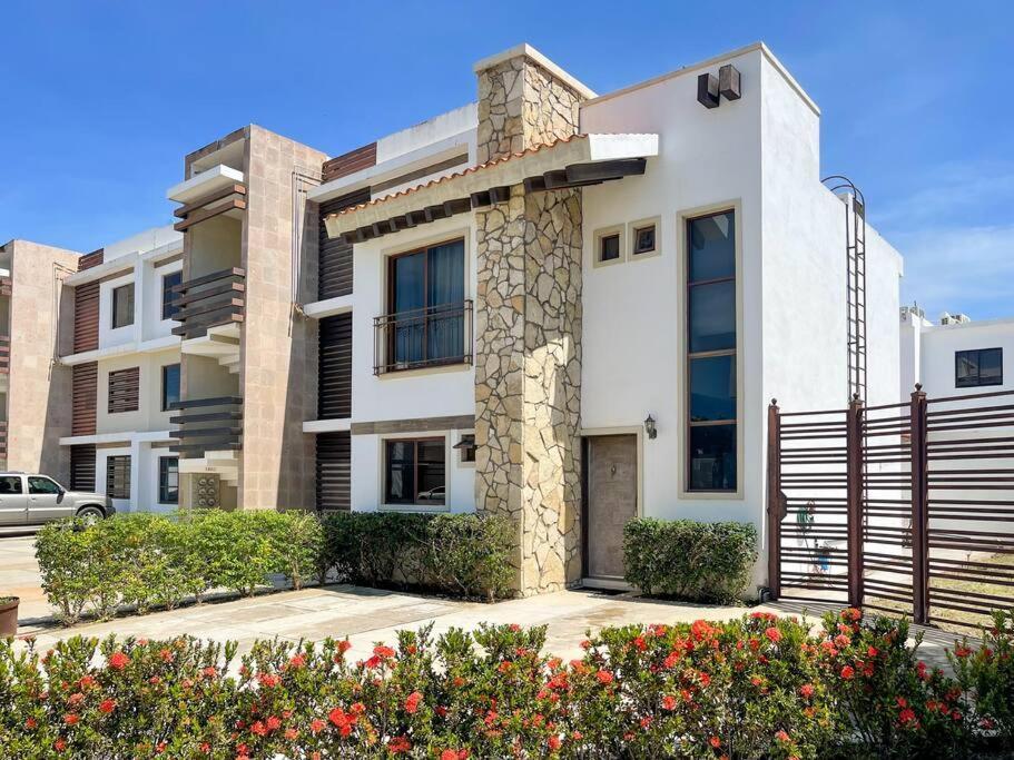 Сasa de vacaciones Prime Location At Cerritos Great Price #1800 *