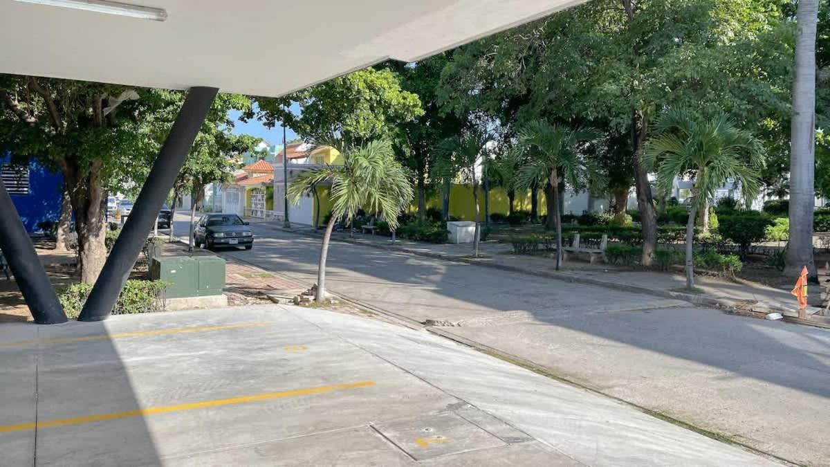 Departamento Con Alberca A Solo 5 Minutos Del Malecon - A1 *