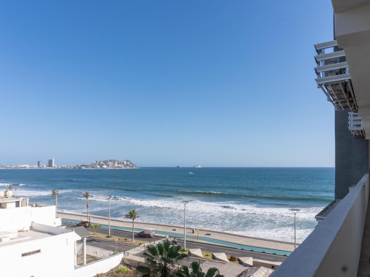 Stylish Seaside With Stunning Ocean View - Portico Apartamento *