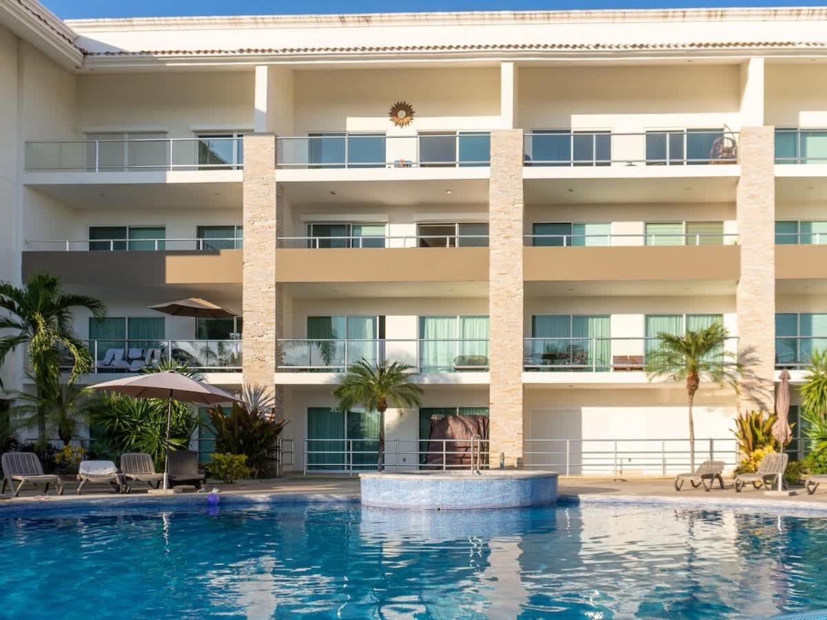 Departamento Con Vista Al Campo De Golf & Alberca - Santa Barbara Apartamento
