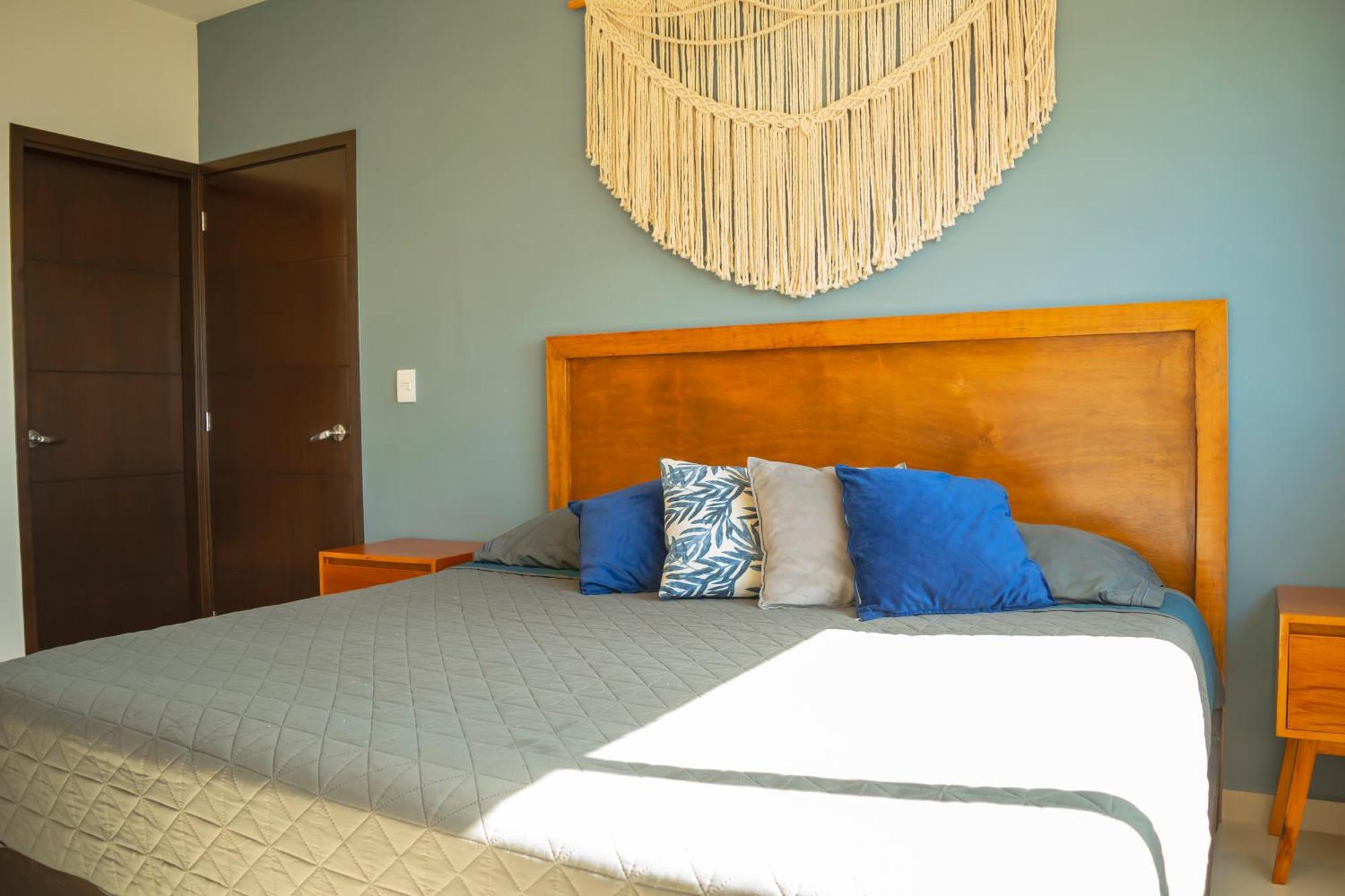 Iberika 8002 A 2 Cuadras Del Malecóncn Vista Al Mar! Apartamento