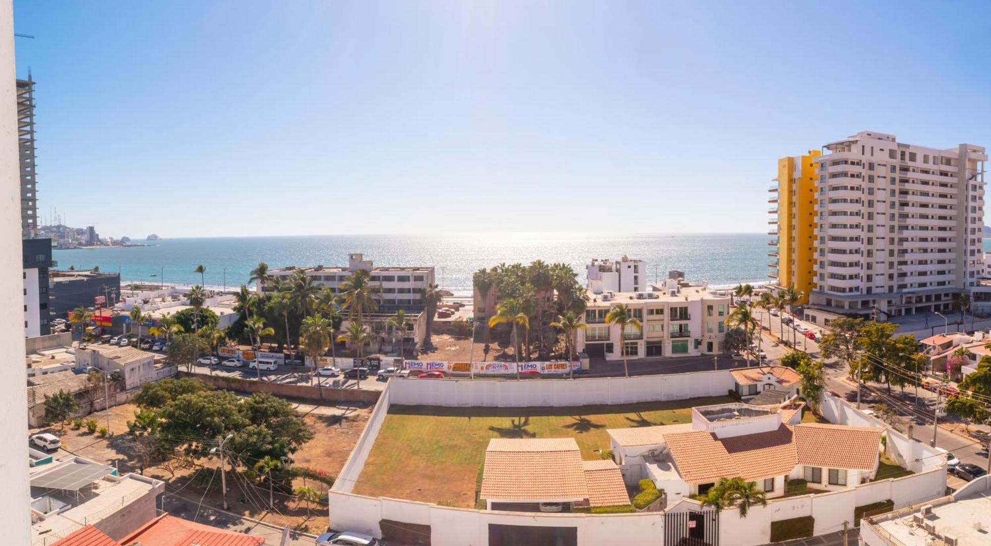 Iberika 8002 A 2 Cuadras Del Malecóncn Vista Al Mar! Mazatlán