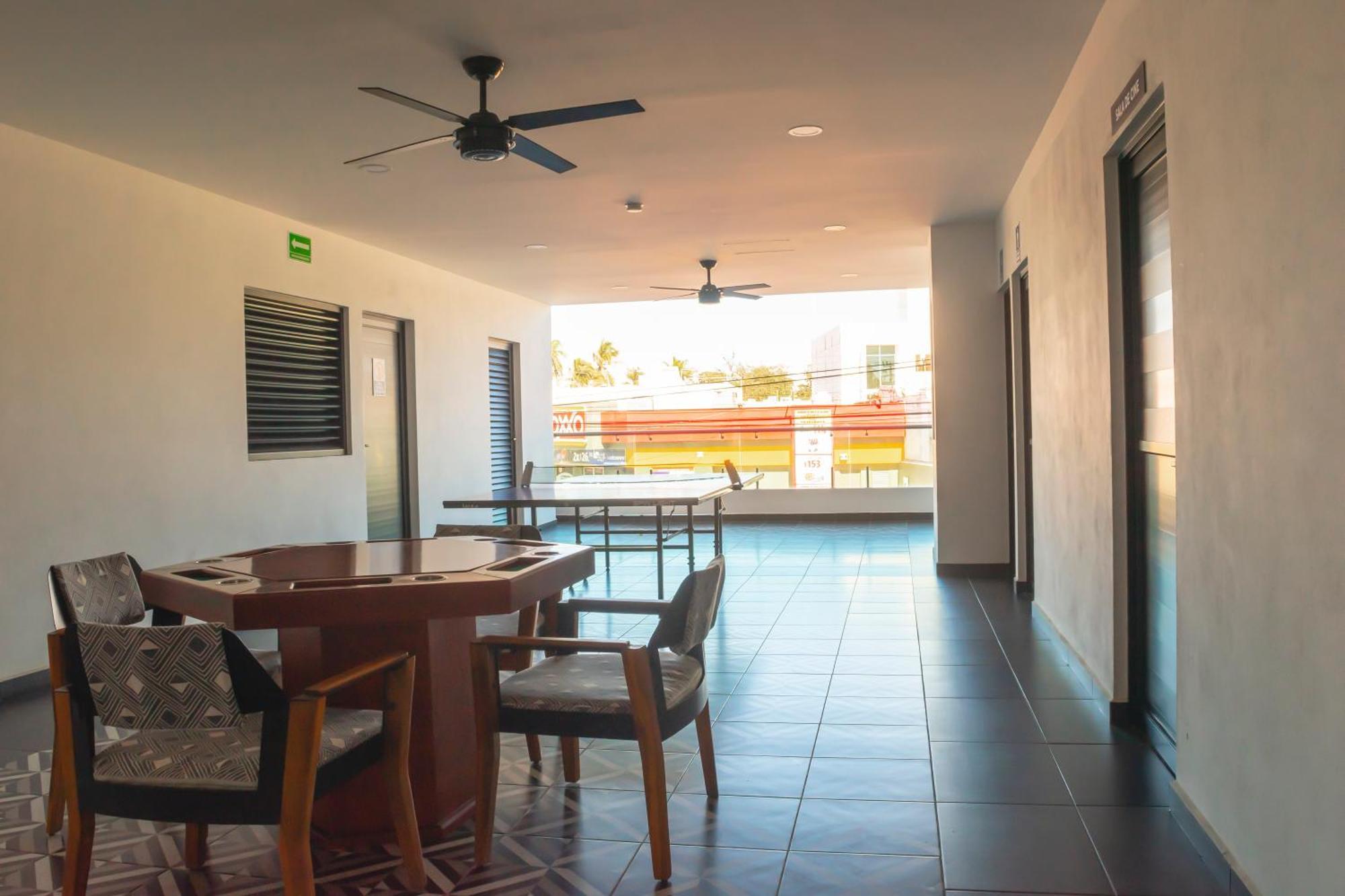 Apartamento Iberika 8002 A 2 Cuadras Del Malecóncn Vista Al Mar!