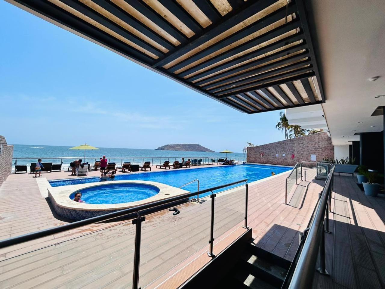 A Pie De Playa Con Vista Al Mar By G P S Rentas Apartamento