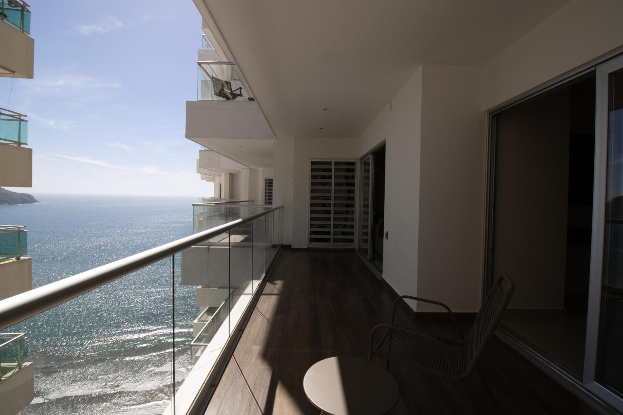Elegante Con Vista Al Mar Y Balcon By G P S Rentas Apartamento Mazatlán