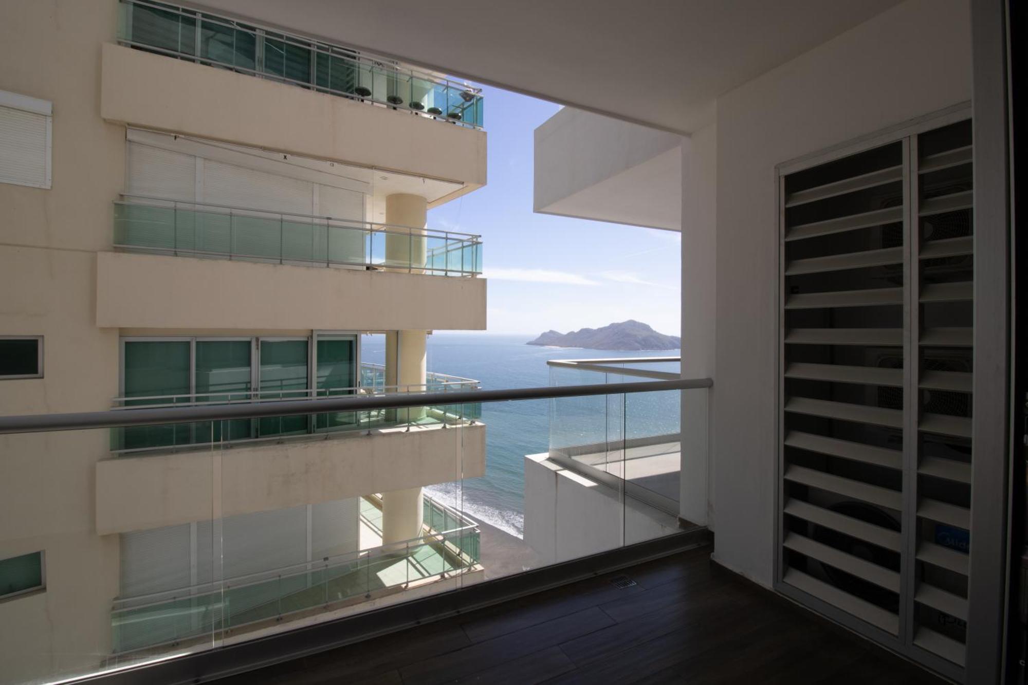 Elegante Con Vista Al Mar Y Balcon By G P S Rentas * Mazatlán