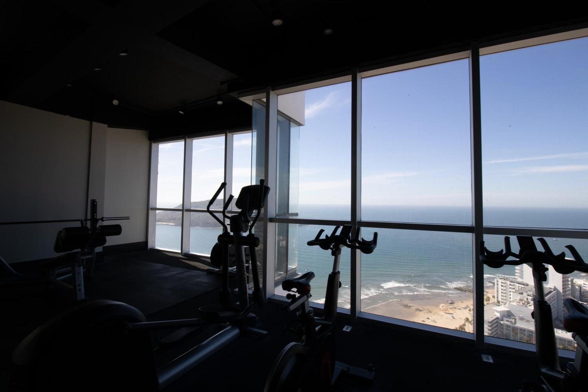 Apartamento Elegante Con Vista Al Mar Y Balcon By G P S Rentas