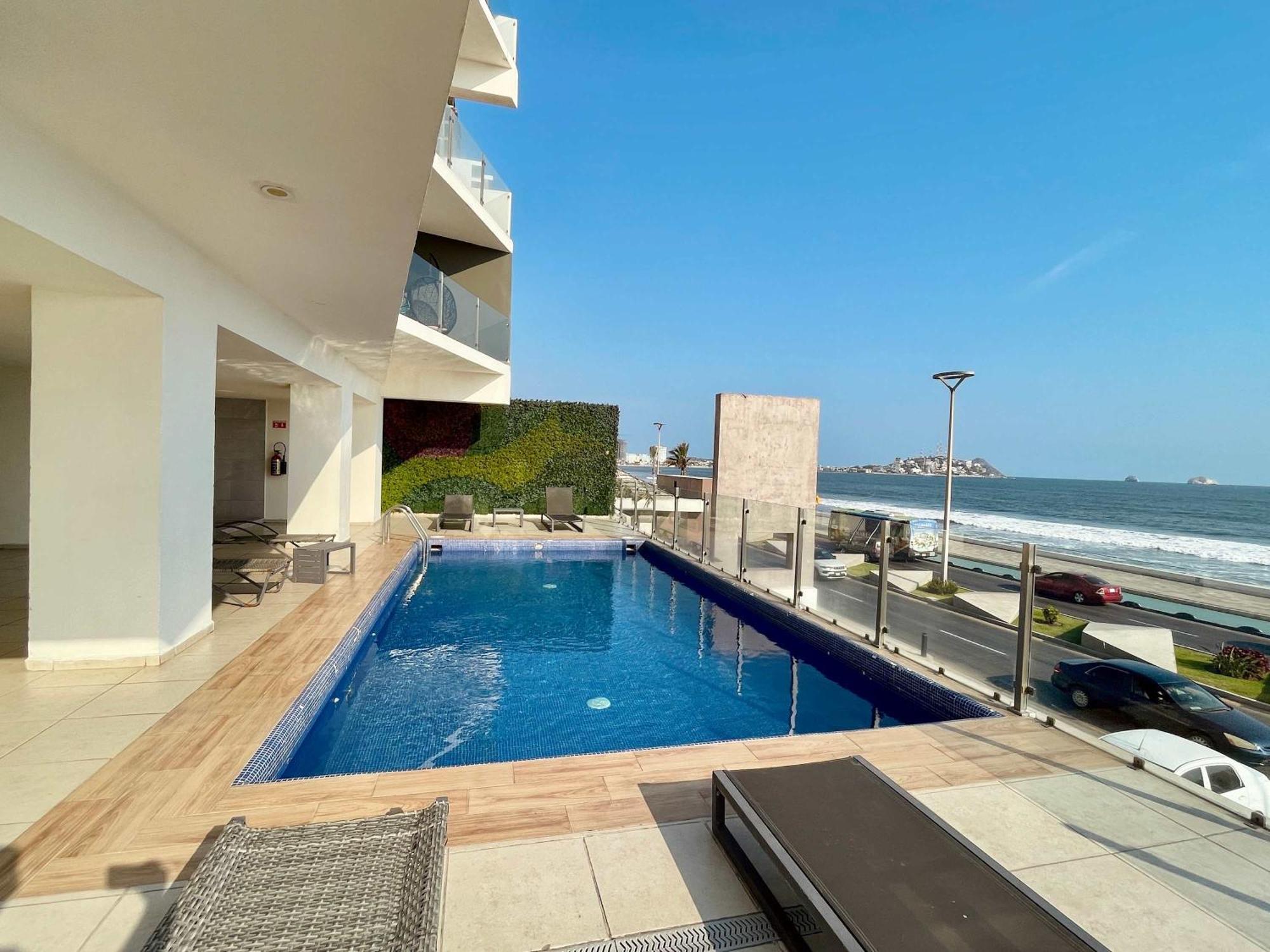 Stylish Seaside With Stunning Ocean View - Portico Apartamento