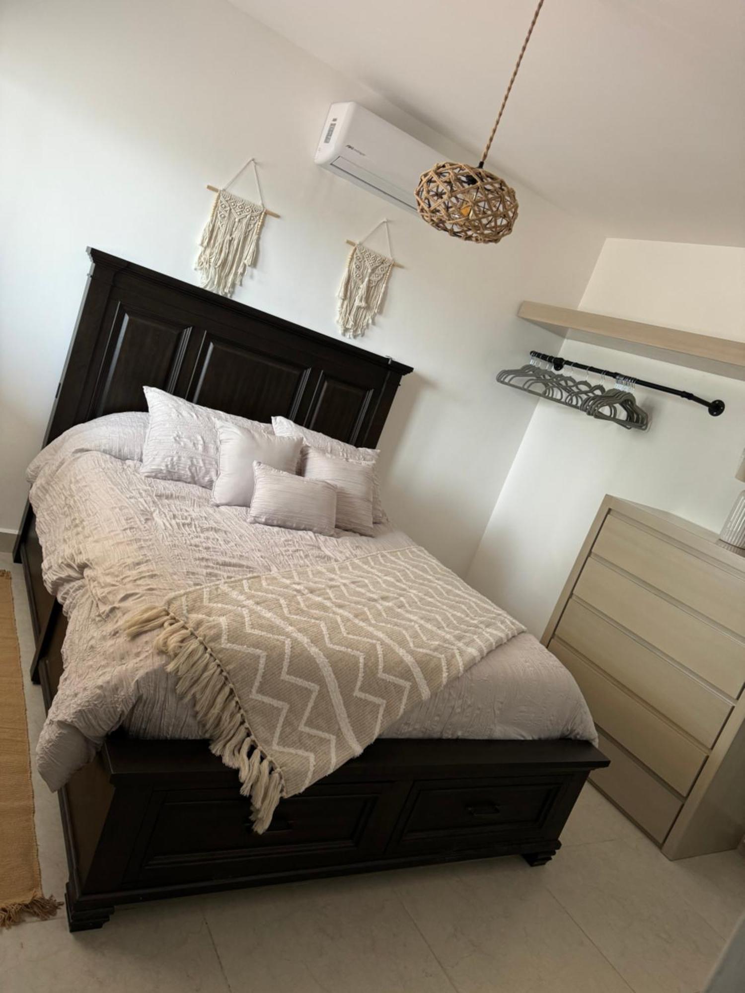 Departamento Con Alberca En Cerritos! Apartamento