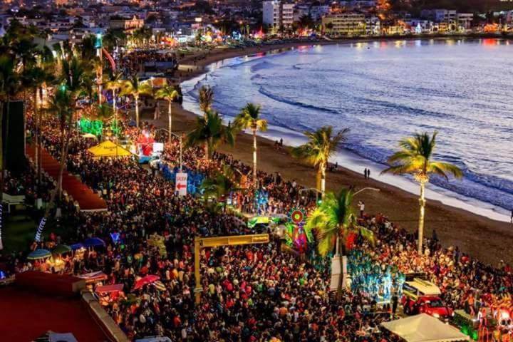 2 Bdrm - Sleeps 8 -ocean Front -ocean View * Mazatlán