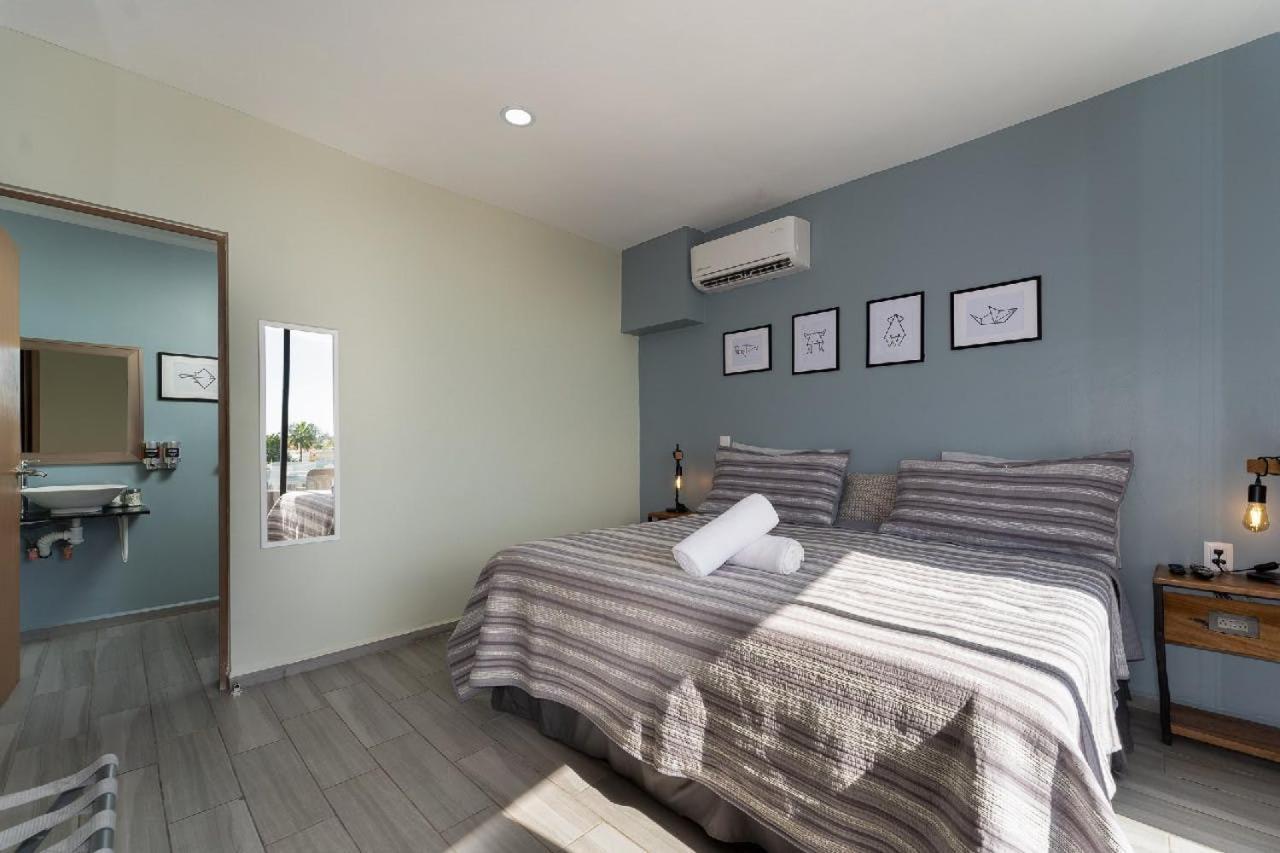 New & Modern, 5 Star Area, Walk 2 Beach, Pool, Views, King Bed Apartment Mazatlan