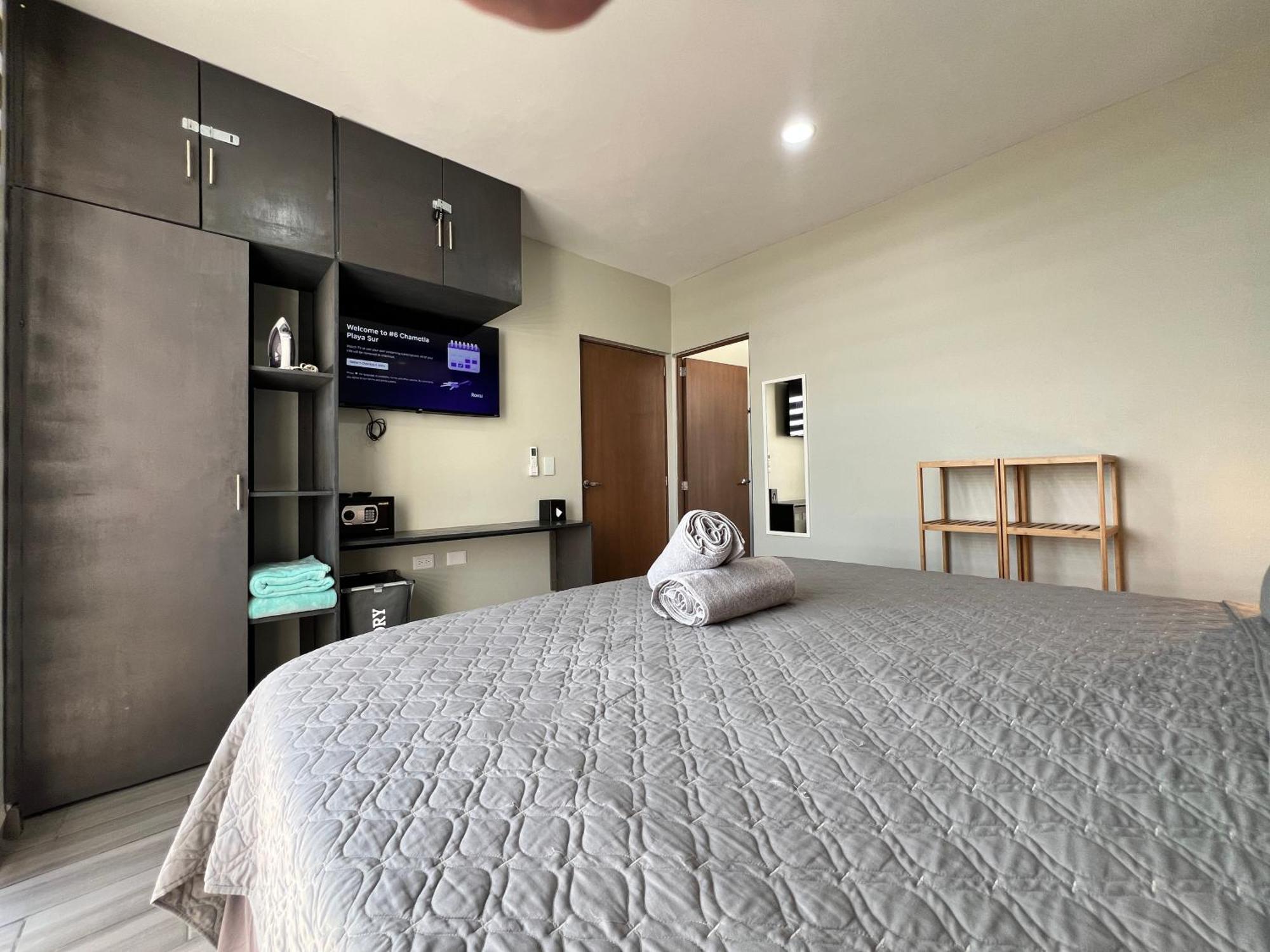 Luxe Modern-5 Star Area-walk 2 Beach-pool-bbq-view-king Bed Apartment Mazatlan