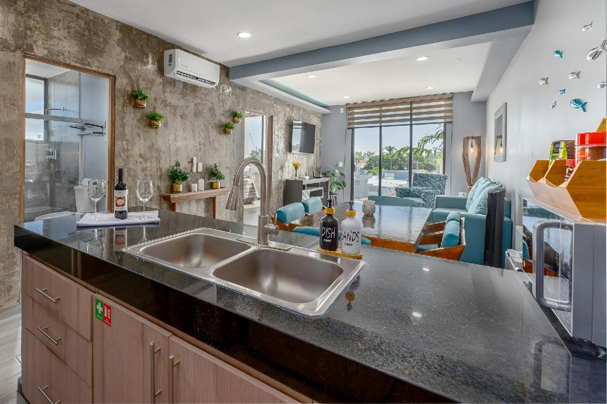 Luxe Modern-5 Star Area-walk 2 Beach-pool-bbq-view-king Bed * Mazatlan