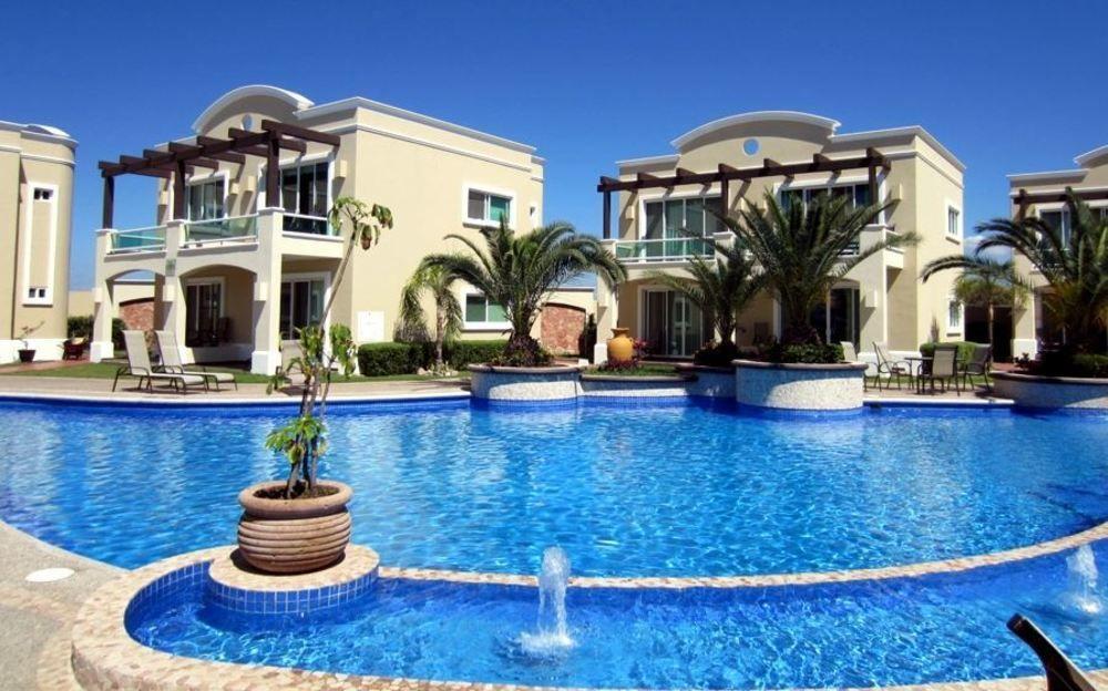 Diamond Bay Hotel