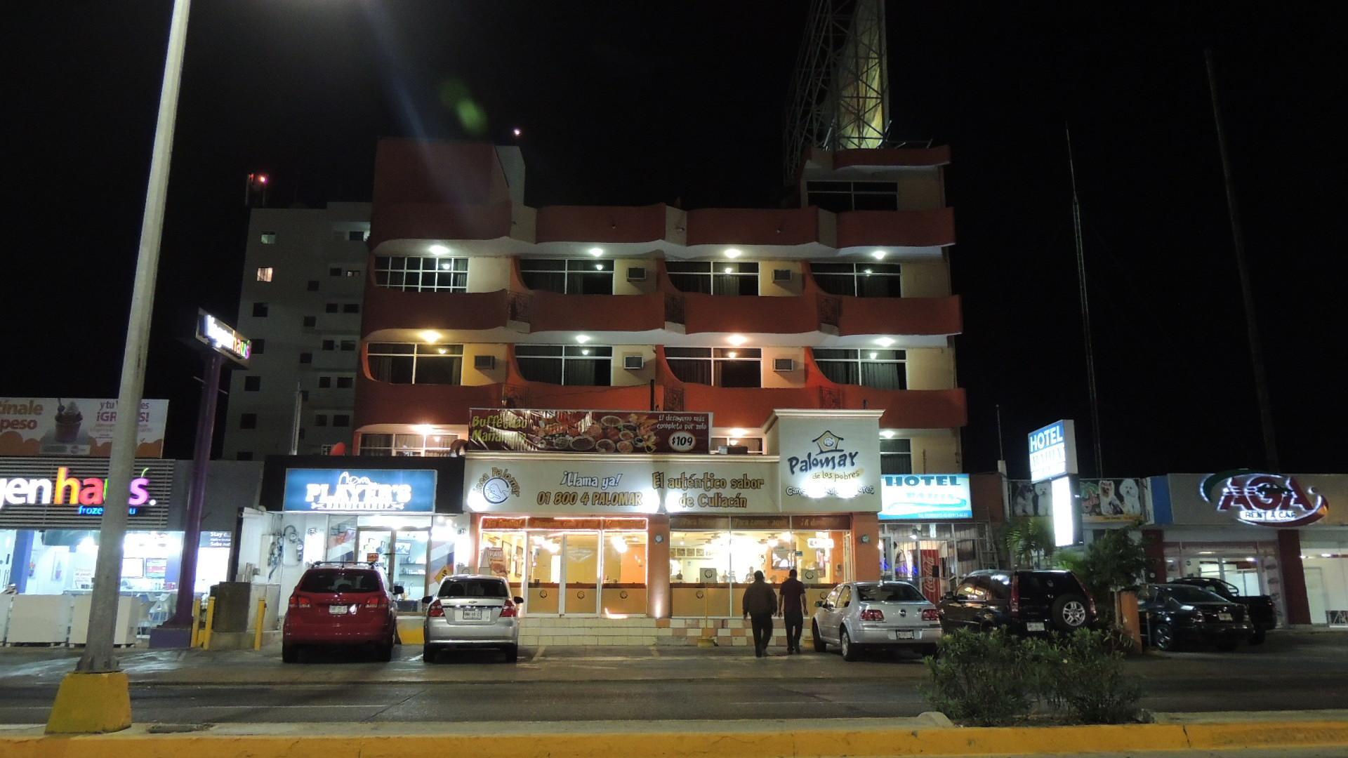 Capital O Zona Dorada Inn, Mazatlán