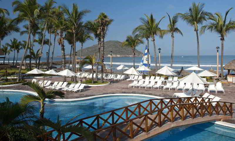 Resort Pueblo Bonito