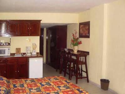 Caravelle Beach Club Hotel Mazatlán