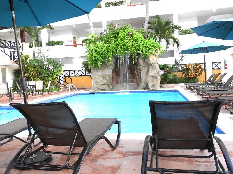 Western Freeman Zona Dorada