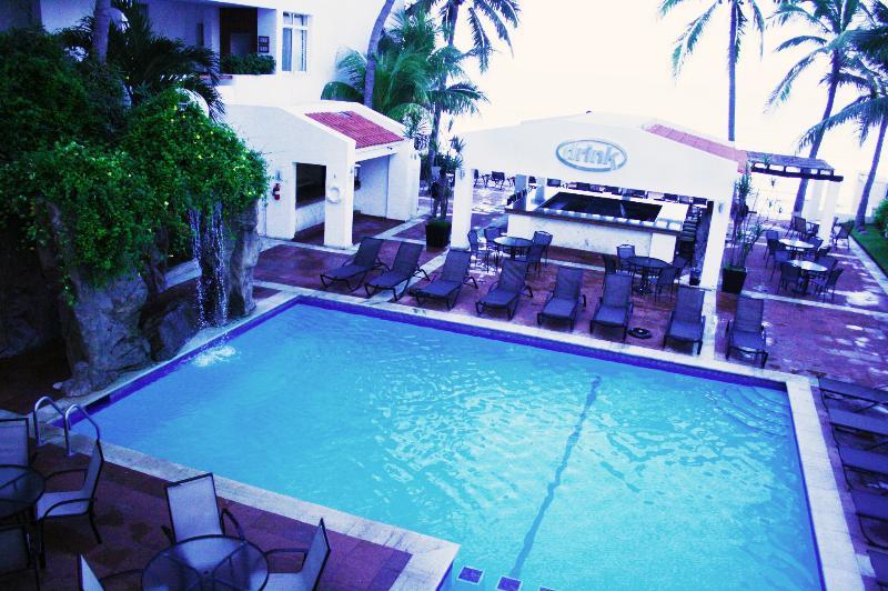 Western Freeman Zona Dorada