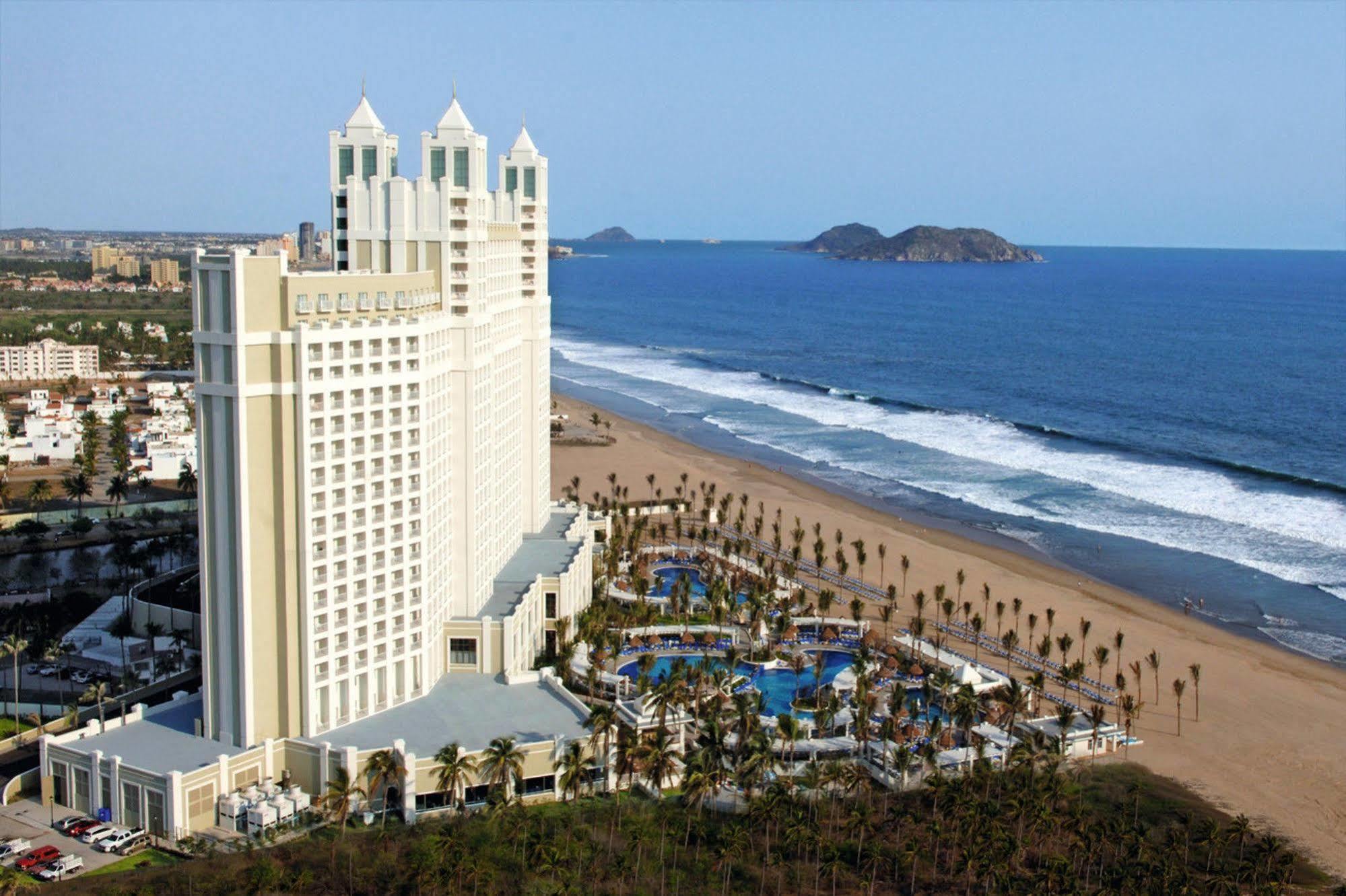 Riu Emerald Bay Hotel