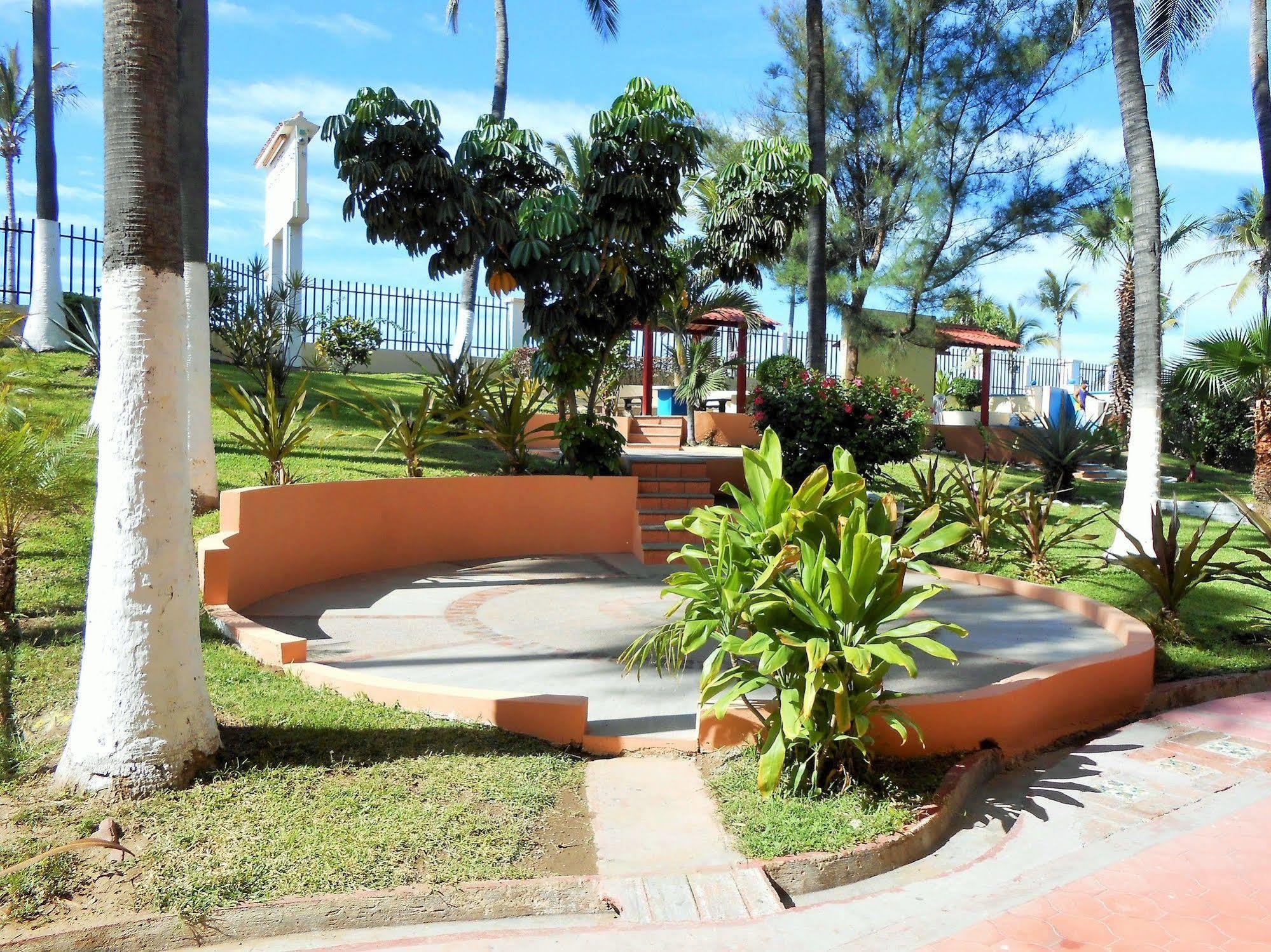 Jacarandas 3*
