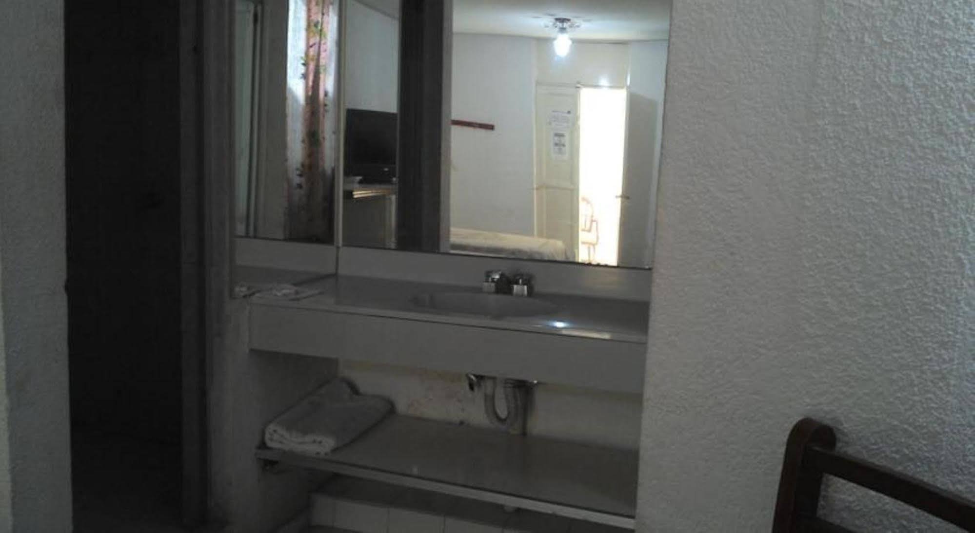 Hotel Morales 3*