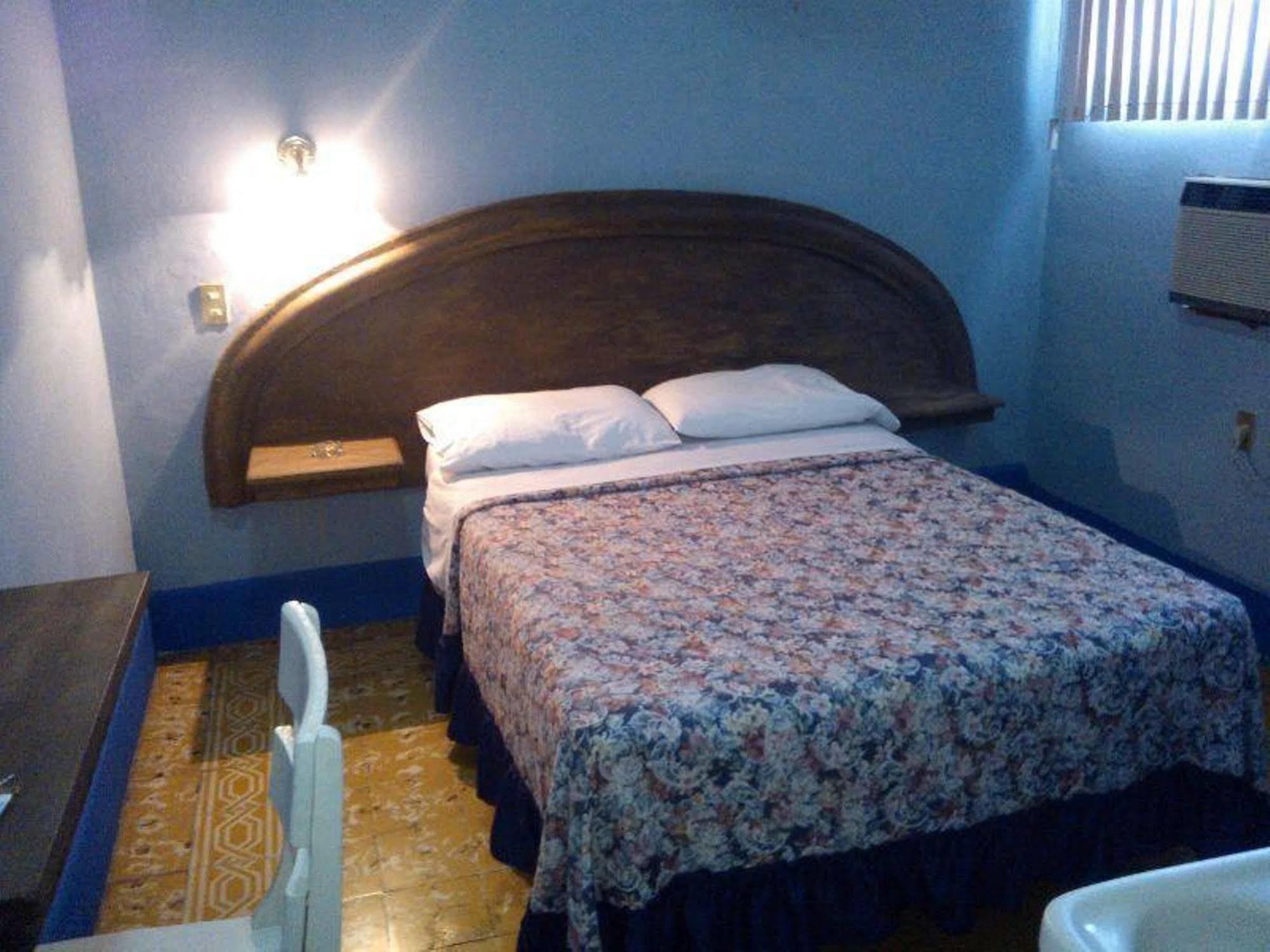 Morales Hotel