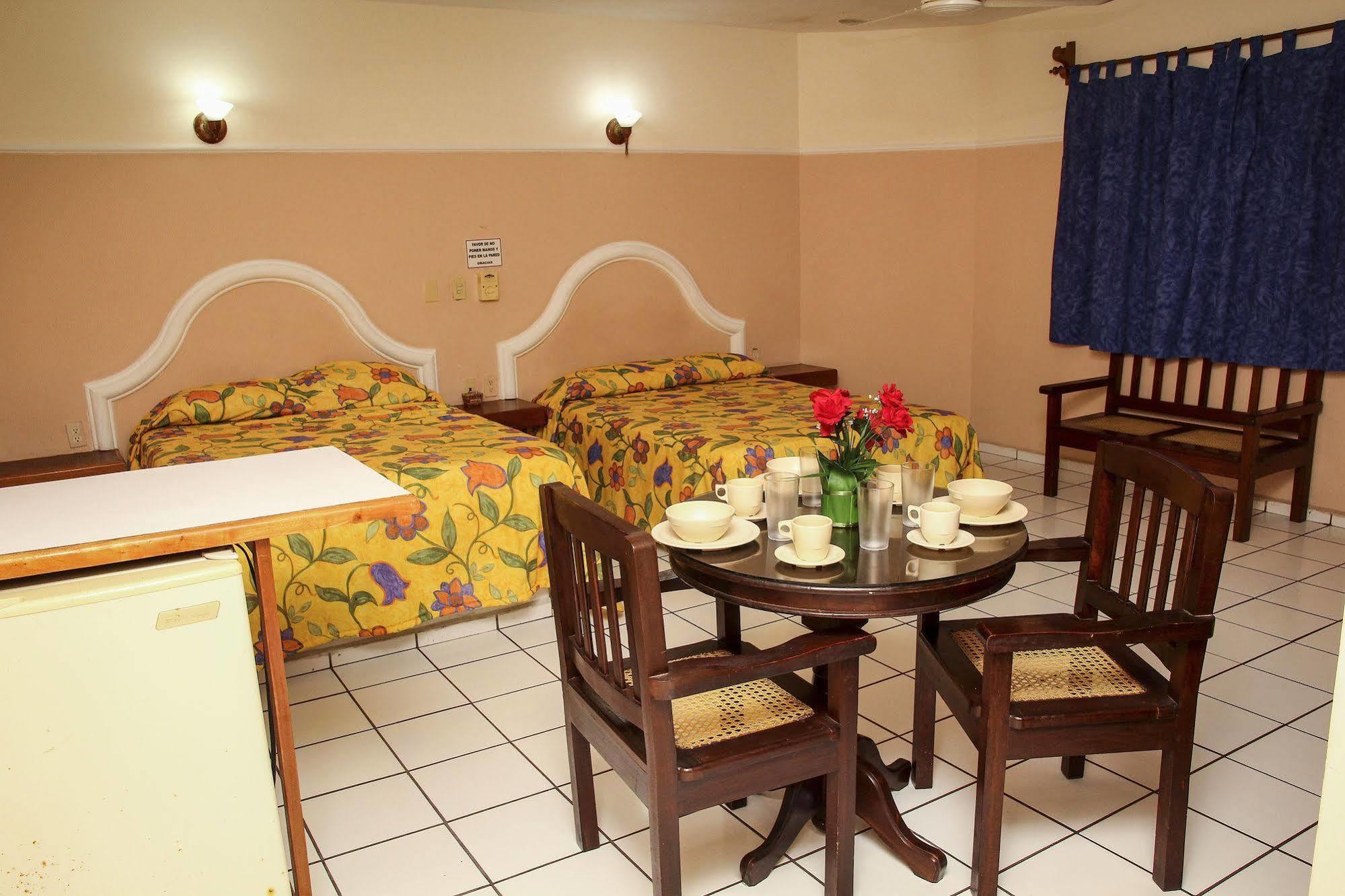 Blue Pacific Hotel 2*