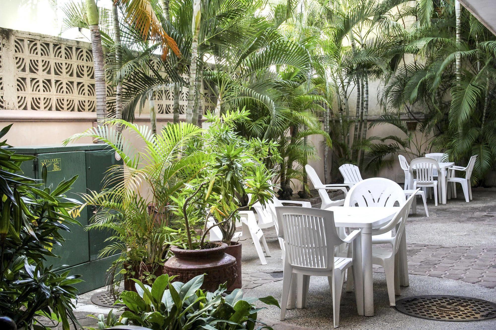 Hotel Blue Pacific 2*