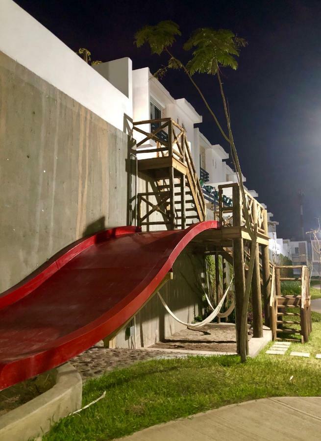 Casa En Privada Frente A La Playa Con Alberca! Сasa de vacaciones