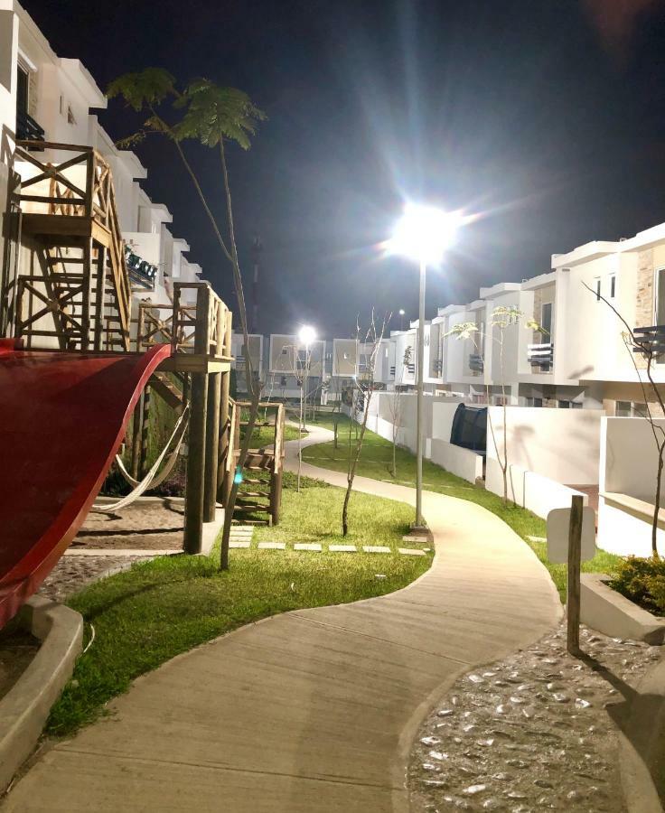 Сasa de vacaciones Casa En Privada Frente A La Playa Con Alberca!