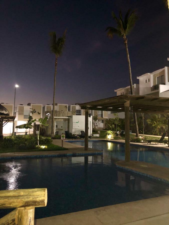 Casa En Privada Frente A La Playa Con Alberca! Сasa de vacaciones Mazatlán