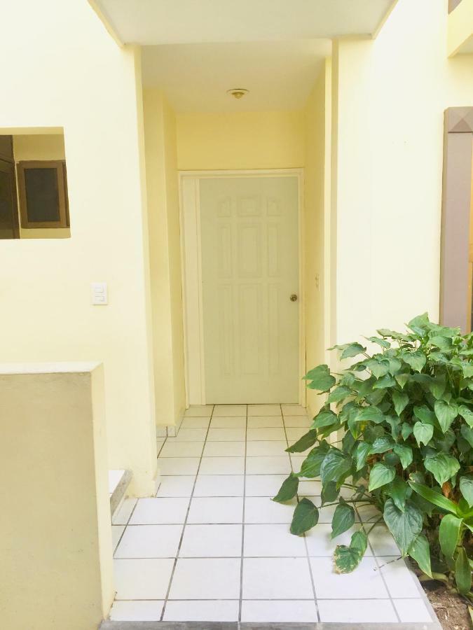 Habitación en casa particular Edificio Maria - 3 Departamentos Y 1 Habitación Mazatlán
