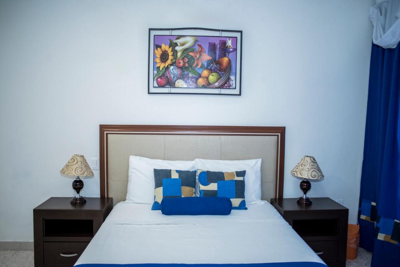 La Apartment *