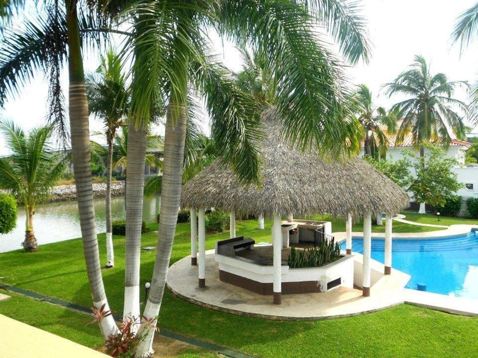 Villas Puerto Iguanas, Marina *