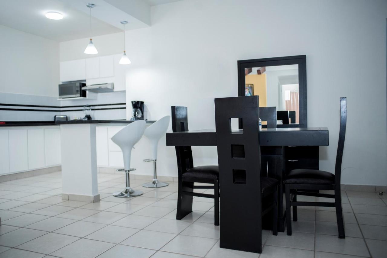 Apartment La *