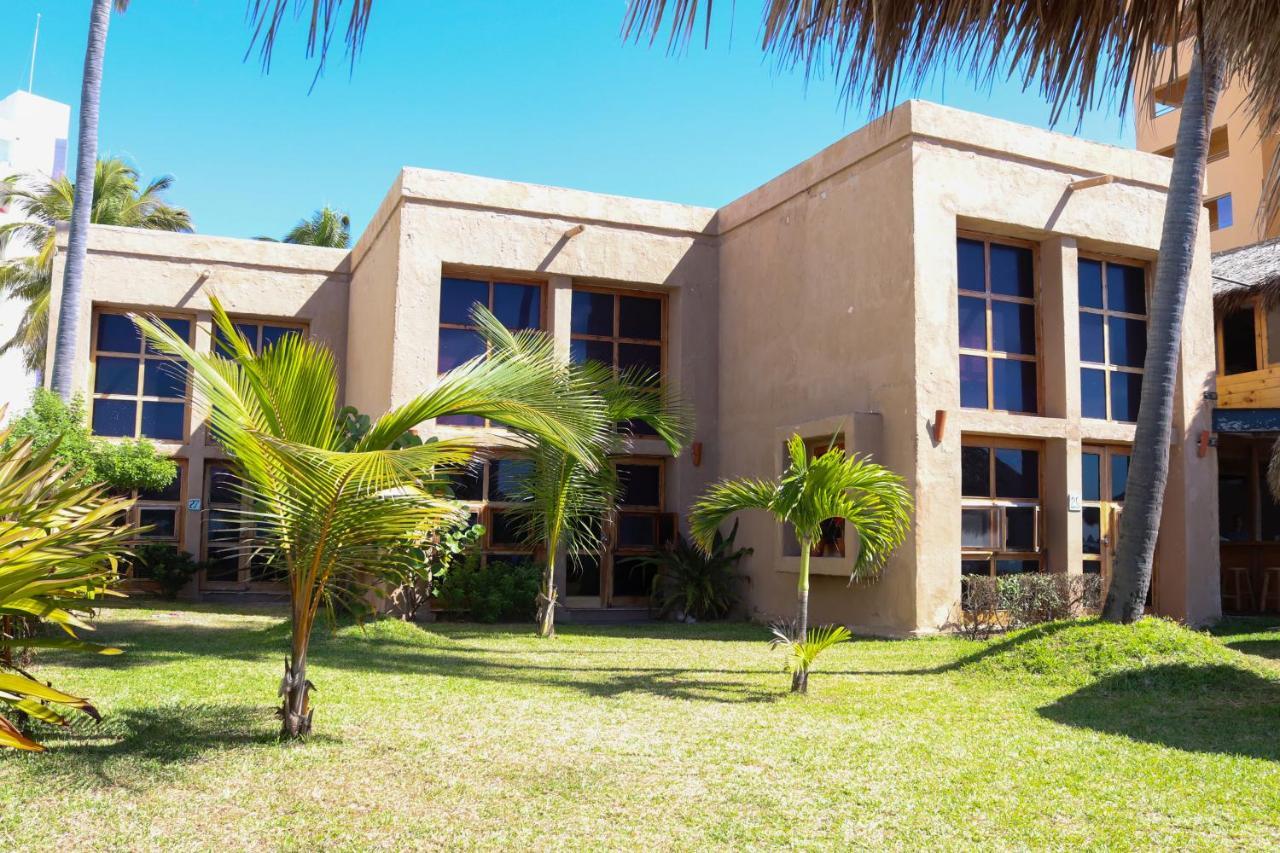 El Rancho 3*